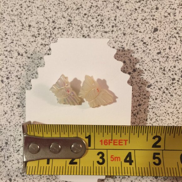 Mother of Pearl butterfly earrings - Picture 2 of 3